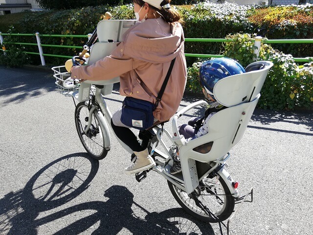 子ども乗せ電動自転車は何歳から何歳まで乗せられる？