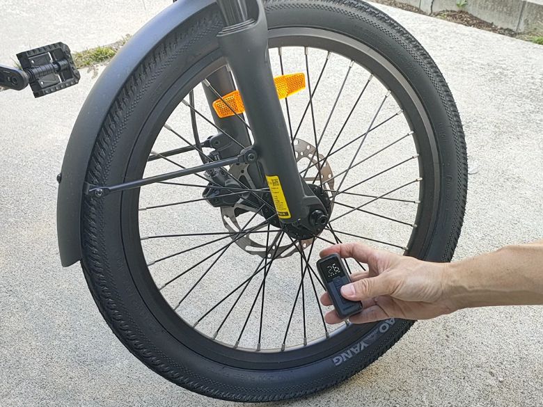 空気を入れている様子