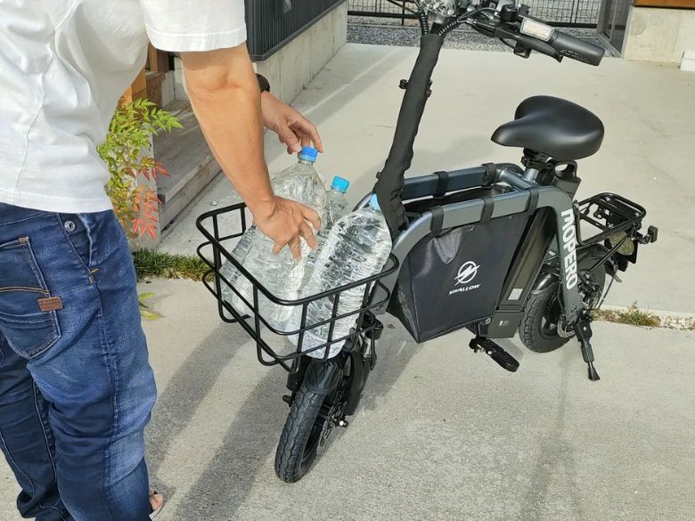 前かごに荷物