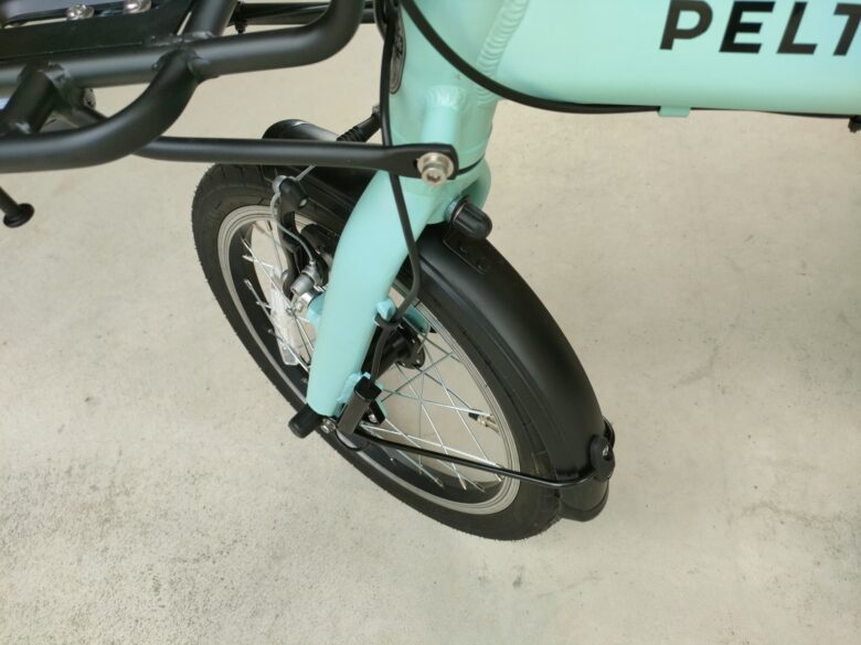 前タイヤ 泥除け