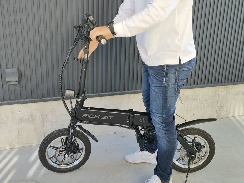 ハンドルの高さ調節