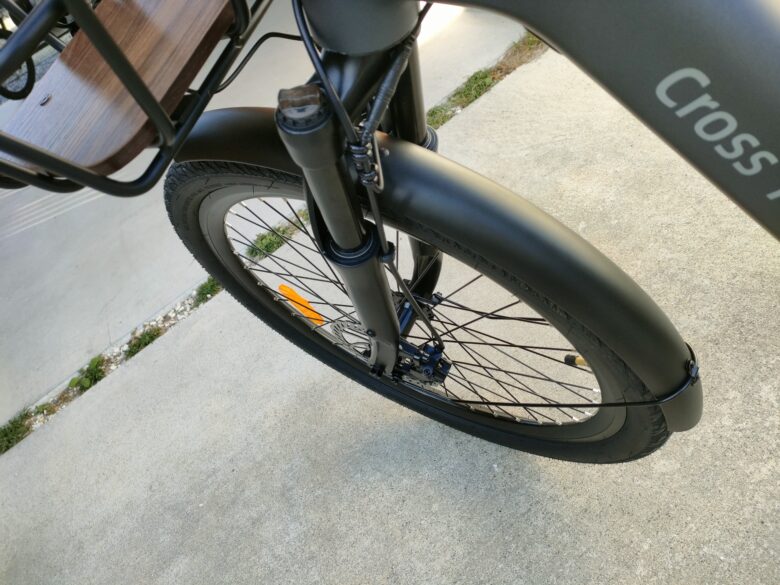 前タイヤ泥除け