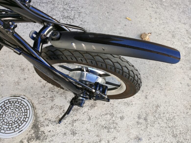 後タイヤ 泥除け