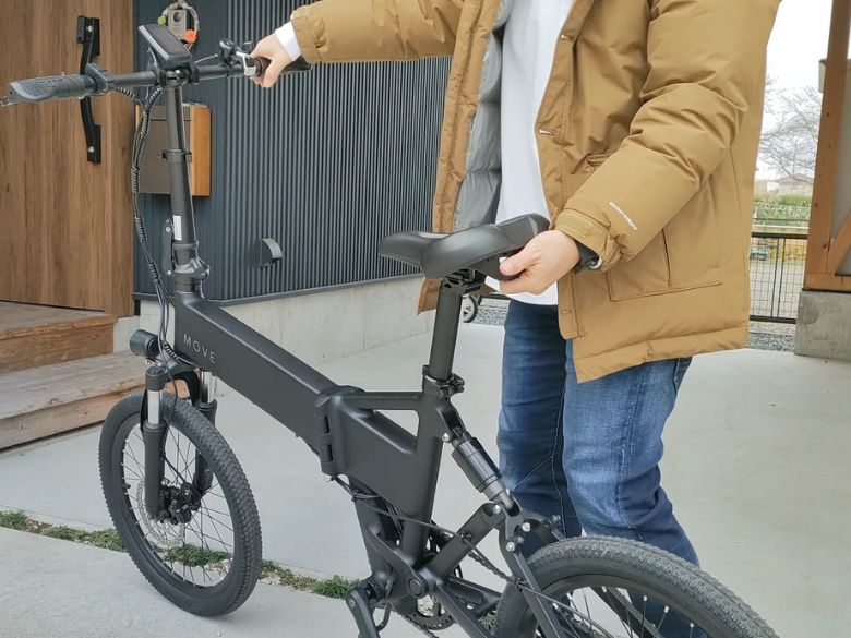 取っ手の付いたサドル