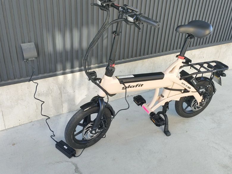 コンセントに直接繋ぐ