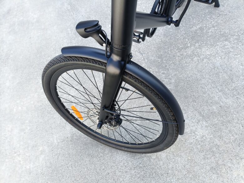 前タイヤ 泥除け