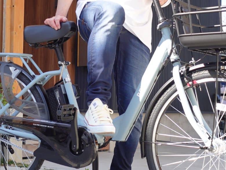 乗り降りしやすいV字低床フレーム