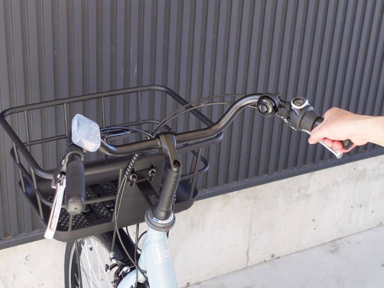 右ハンドルのグリップが小さい